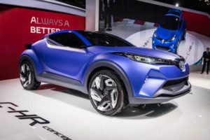 Crossover Futuristik Toyota C-HR