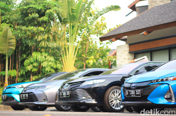 Toyota Jawab Kritikan Soal Lama Beralih ke Mobil Listrik