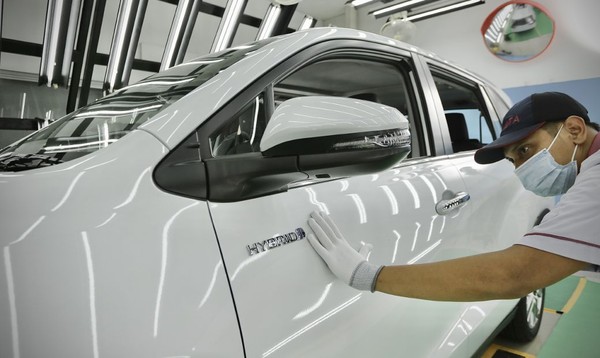 Kini Toyota Siapkan Mobil Hybrid baru, Harga Ramah di Kantong